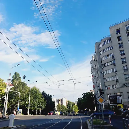 Cozy In The Center Of *