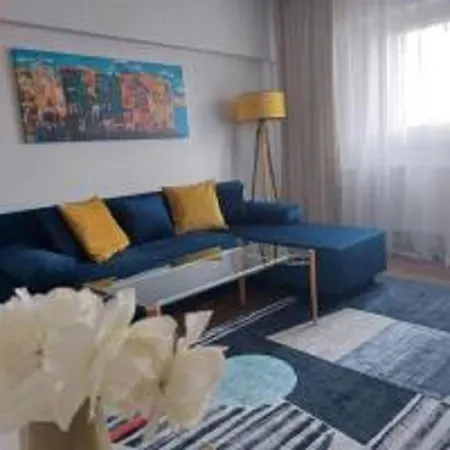 Cozy In The Center Of *