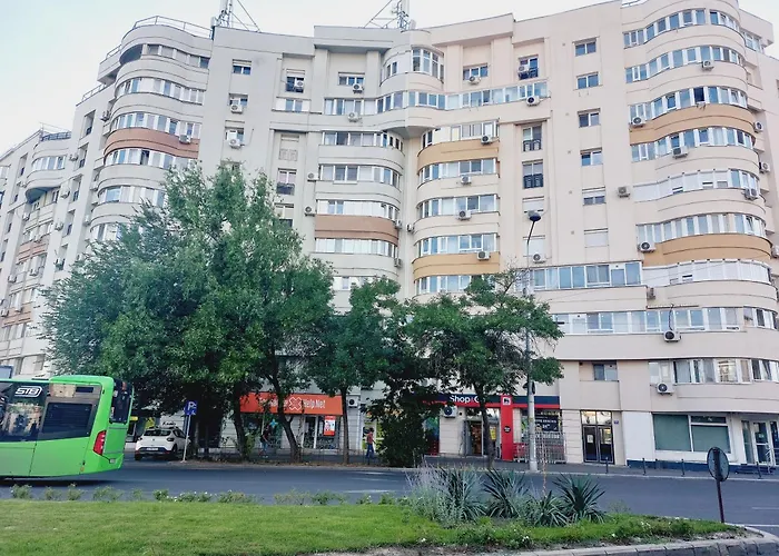 Cozy In The Center Of *