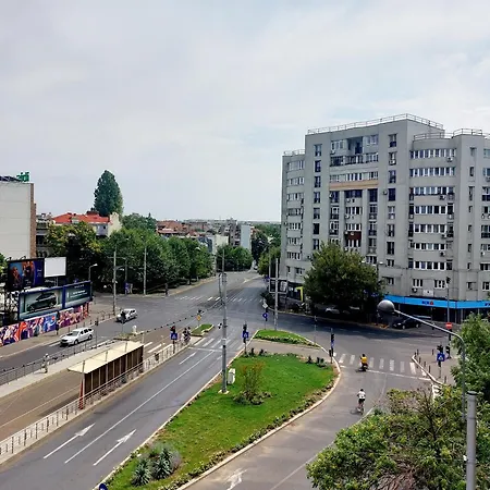 Cozy In The Center Of Lägenhet Bukarest