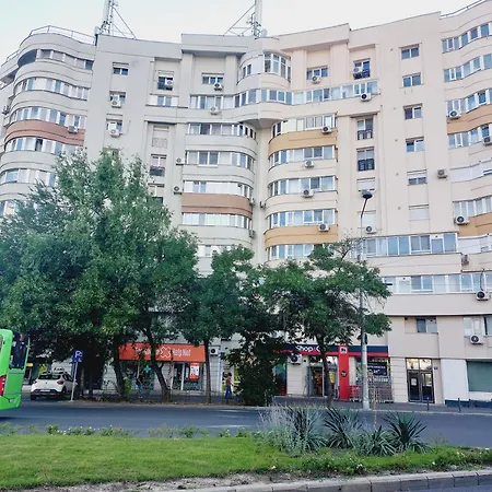 Cozy In The Center Of *